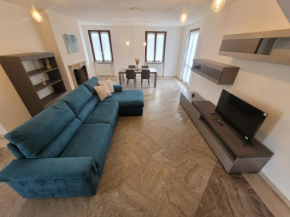 Arya Apartment